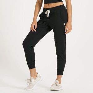 Vuori Performance Jogger in black heather